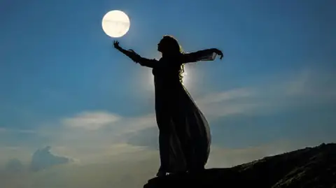 Leo Full Moon Ritual Ideas to Ignite Your Passion and Joy